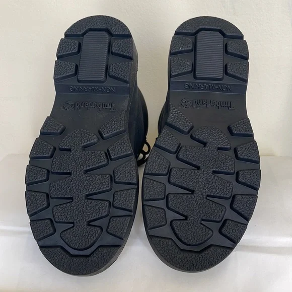 Timberland Classic Boot Kids size 1 - Picture 3 of 8